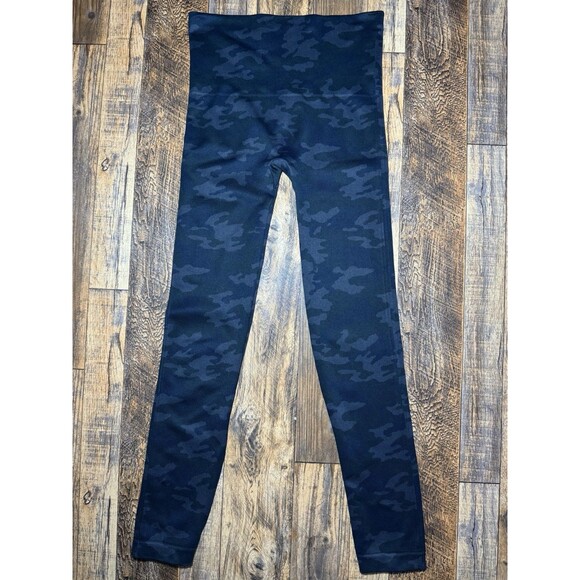 Spanx Look at Me Now Seamless Shapewear Leggings Womens Large Black Camo - Picture 1 of 6